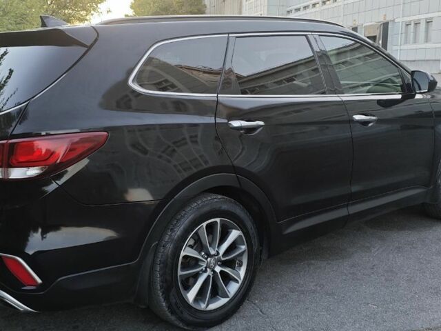 Чорний Хендай Гранд Санта Фє, об'ємом двигуна 0 л та пробігом 85 тис. км за 17100 $, фото 15 на Automoto.ua