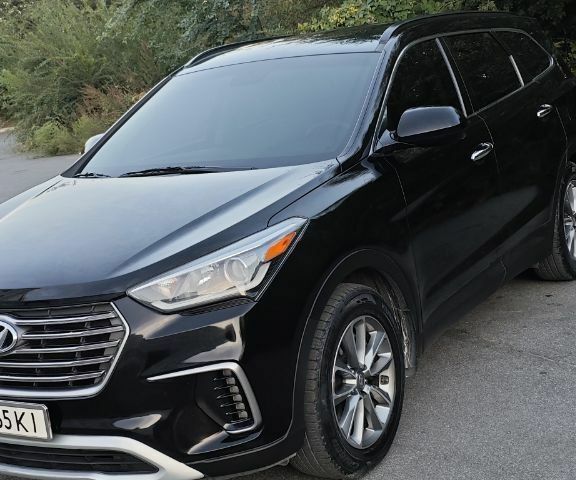 Чорний Хендай Гранд Санта Фє, об'ємом двигуна 0 л та пробігом 85 тис. км за 17100 $, фото 16 на Automoto.ua