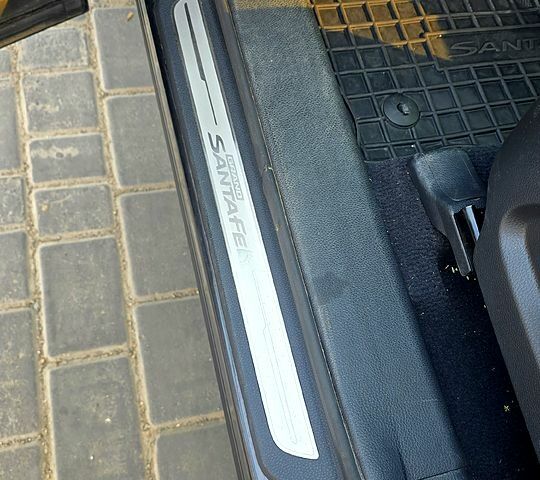Хендай Гранд Санта Фе, объемом двигателя 2.2 л и пробегом 125 тыс. км за 28500 $, фото 5 на Automoto.ua