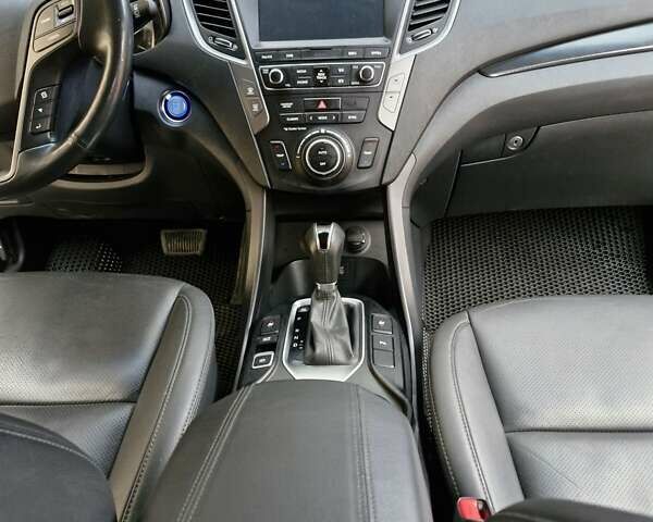 Хендай Гранд Санта Фє, об'ємом двигуна 2 л та пробігом 175 тис. км за 22000 $, фото 7 на Automoto.ua