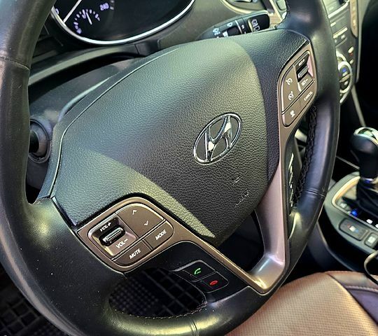 Хендай Гранд Санта Фе, объемом двигателя 2.2 л и пробегом 125 тыс. км за 28500 $, фото 4 на Automoto.ua