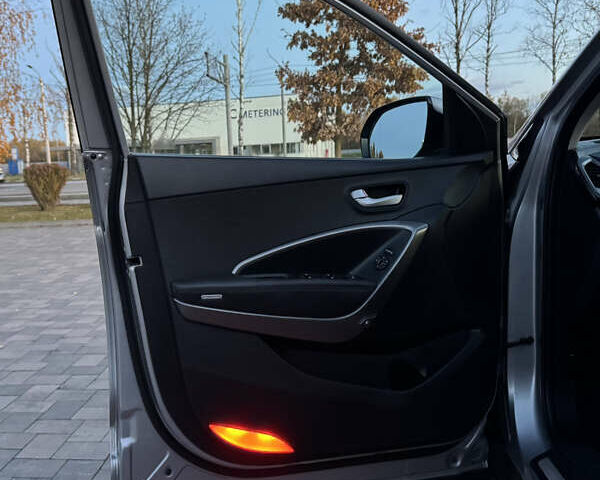 Серый Хендай Гранд Санта Фе, объемом двигателя 2.2 л и пробегом 132 тыс. км за 20999 $, фото 25 на Automoto.ua