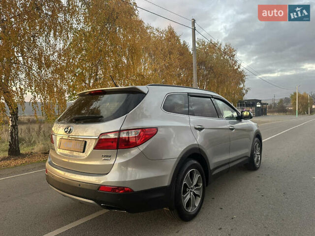 Сірий Хендай Гранд Санта Фє, об'ємом двигуна 2.2 л та пробігом 211 тис. км за 20900 $, фото 10 на Automoto.ua