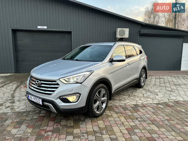 Серый Хендай Гранд Санта Фе, объемом двигателя 2.2 л и пробегом 162 тыс. км за 20700 $, фото 3 на Automoto.ua