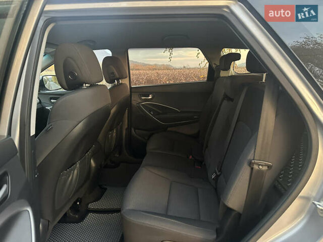 Сірий Хендай Гранд Санта Фє, об'ємом двигуна 2.2 л та пробігом 211 тис. км за 20900 $, фото 24 на Automoto.ua