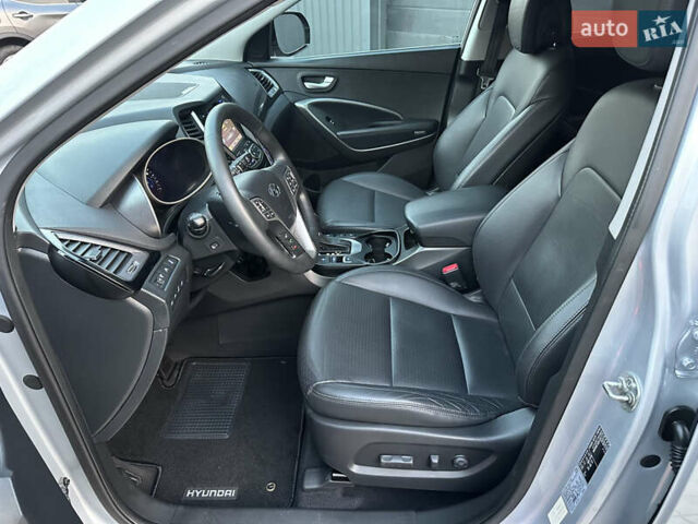 Серый Хендай Гранд Санта Фе, объемом двигателя 2.2 л и пробегом 162 тыс. км за 20700 $, фото 21 на Automoto.ua
