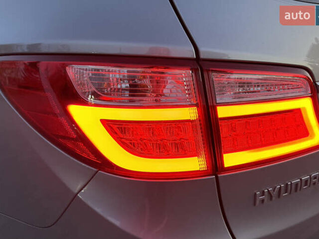 Серый Хендай Гранд Санта Фе, объемом двигателя 2.2 л и пробегом 132 тыс. км за 20999 $, фото 24 на Automoto.ua