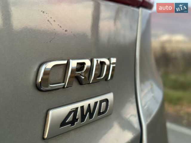Сірий Хендай Гранд Санта Фє, об'ємом двигуна 2.2 л та пробігом 211 тис. км за 20900 $, фото 17 на Automoto.ua