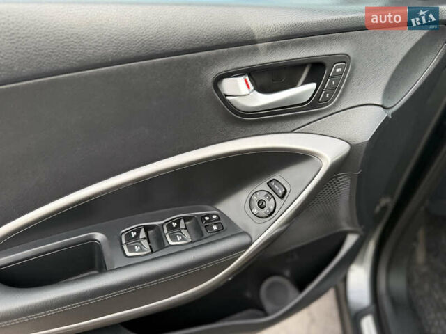 Сірий Хендай Гранд Санта Фє, об'ємом двигуна 2.2 л та пробігом 173 тис. км за 20900 $, фото 18 на Automoto.ua