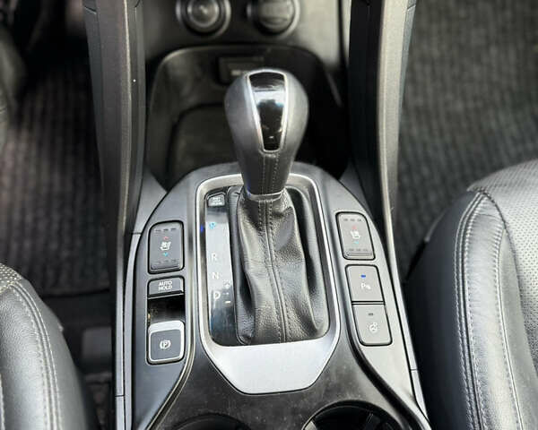 Сірий Хендай Гранд Санта Фє, об'ємом двигуна 2.2 л та пробігом 173 тис. км за 20900 $, фото 23 на Automoto.ua