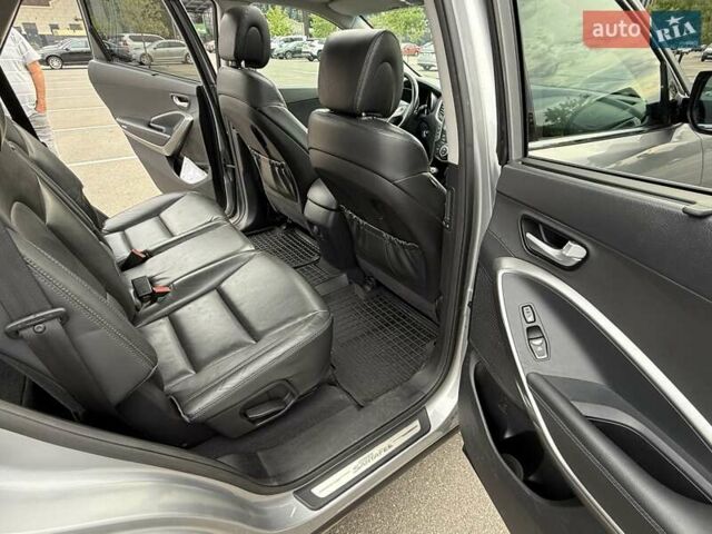 Серый Хендай Гранд Санта Фе, объемом двигателя 2.2 л и пробегом 212 тыс. км за 19999 $, фото 20 на Automoto.ua