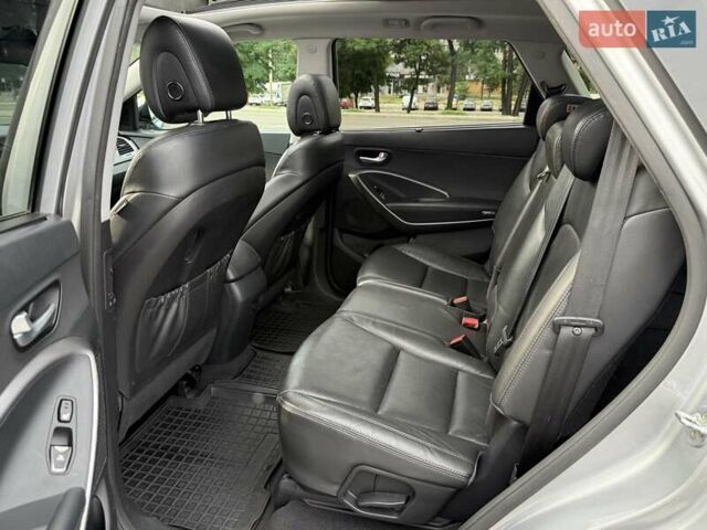 Серый Хендай Гранд Санта Фе, объемом двигателя 2.2 л и пробегом 212 тыс. км за 19999 $, фото 16 на Automoto.ua