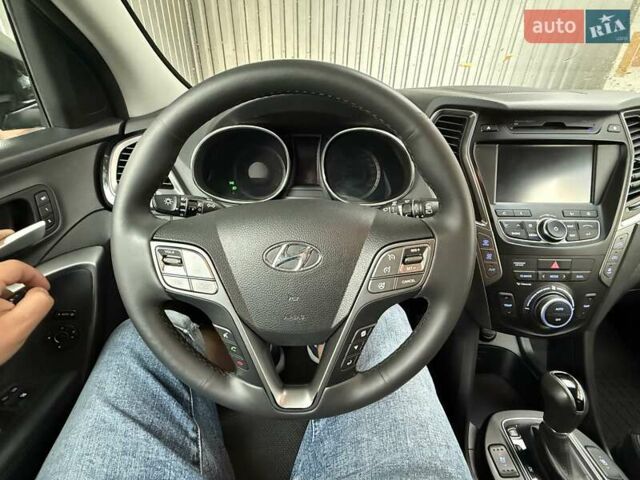 Серый Хендай Гранд Санта Фе, объемом двигателя 2.2 л и пробегом 212 тыс. км за 19999 $, фото 9 на Automoto.ua