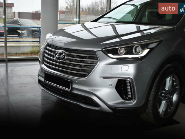 Серый Хендай Гранд Санта Фе, объемом двигателя 2.2 л и пробегом 119 тыс. км за 25900 $, фото 2 на Automoto.ua