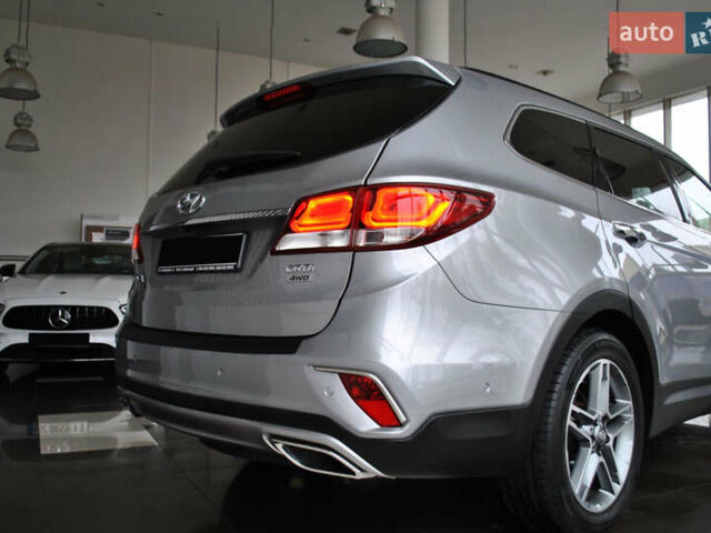 Серый Хендай Гранд Санта Фе, объемом двигателя 2.2 л и пробегом 119 тыс. км за 25900 $, фото 17 на Automoto.ua