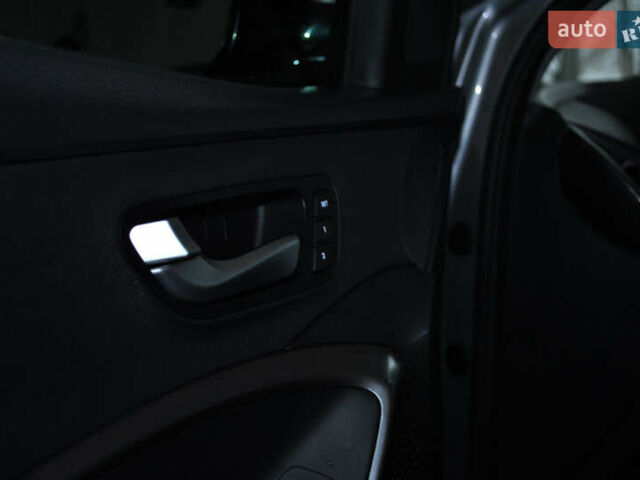 Серый Хендай Гранд Санта Фе, объемом двигателя 2.2 л и пробегом 119 тыс. км за 25900 $, фото 29 на Automoto.ua