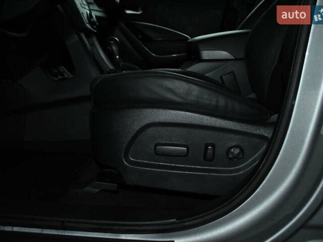 Серый Хендай Гранд Санта Фе, объемом двигателя 2.2 л и пробегом 119 тыс. км за 25900 $, фото 23 на Automoto.ua