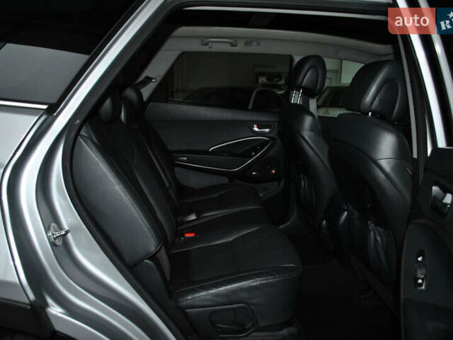 Серый Хендай Гранд Санта Фе, объемом двигателя 2.2 л и пробегом 119 тыс. км за 25900 $, фото 43 на Automoto.ua