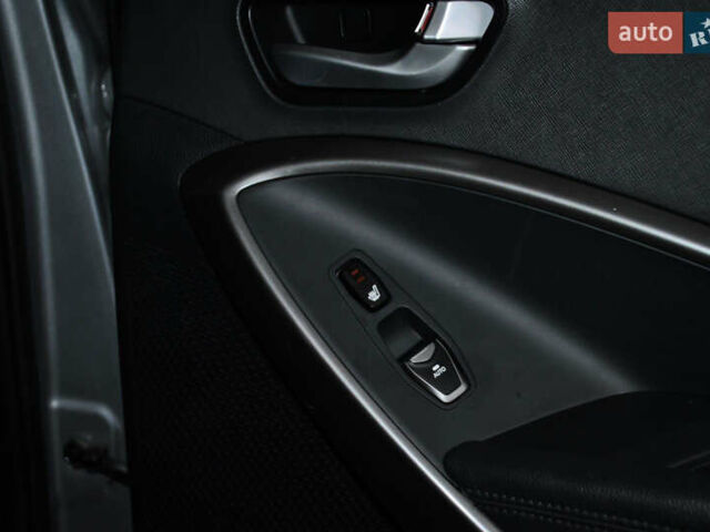 Серый Хендай Гранд Санта Фе, объемом двигателя 2.2 л и пробегом 119 тыс. км за 25900 $, фото 44 на Automoto.ua