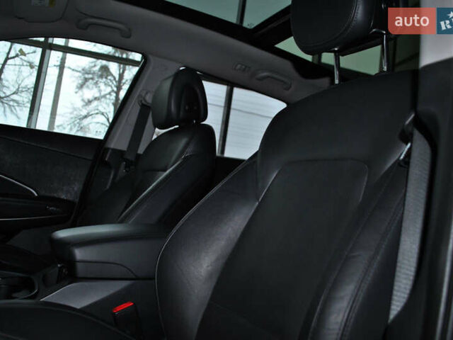 Серый Хендай Гранд Санта Фе, объемом двигателя 2.2 л и пробегом 119 тыс. км за 25900 $, фото 28 на Automoto.ua