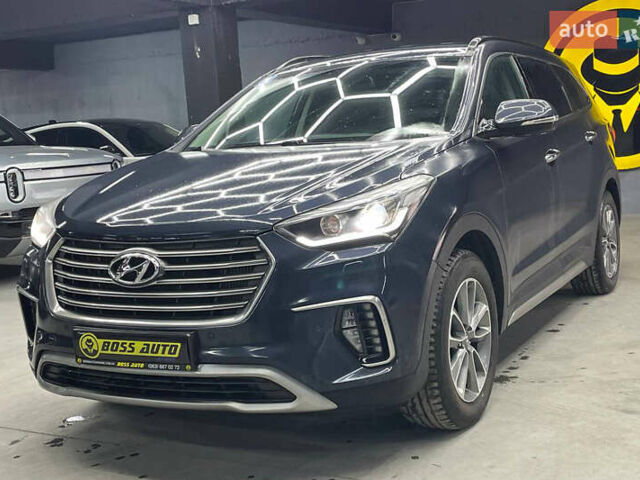 Серый Хендай Гранд Санта Фе, объемом двигателя 2.2 л и пробегом 120 тыс. км за 31000 $, фото 2 на Automoto.ua