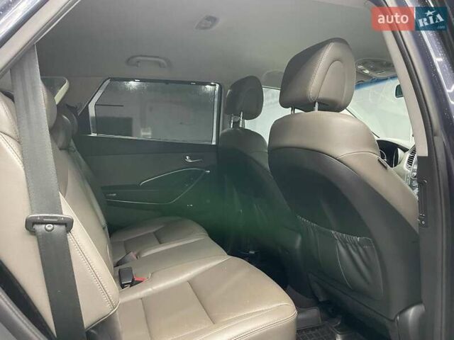 Серый Хендай Гранд Санта Фе, объемом двигателя 2.2 л и пробегом 120 тыс. км за 31000 $, фото 11 на Automoto.ua