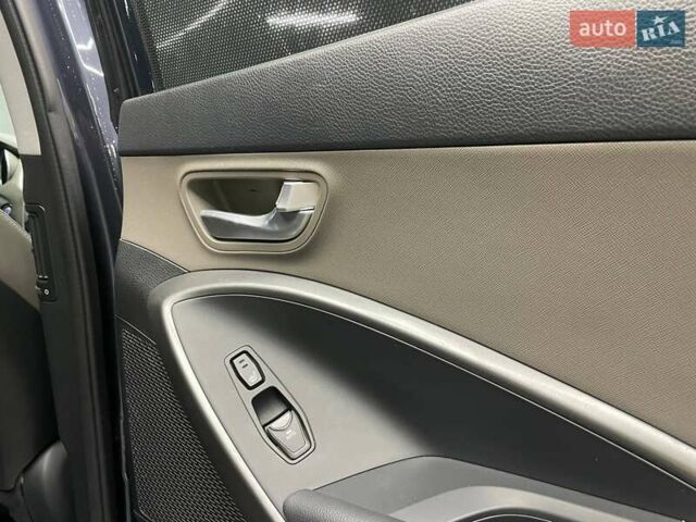 Серый Хендай Гранд Санта Фе, объемом двигателя 2.2 л и пробегом 120 тыс. км за 31000 $, фото 13 на Automoto.ua