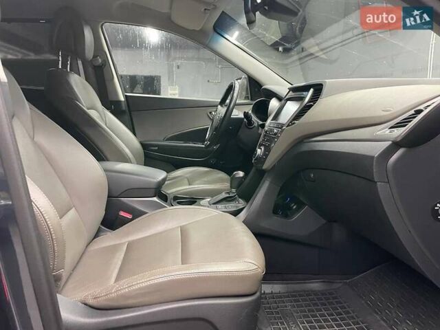 Серый Хендай Гранд Санта Фе, объемом двигателя 2.2 л и пробегом 120 тыс. км за 31000 $, фото 9 на Automoto.ua