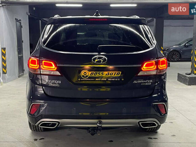 Серый Хендай Гранд Санта Фе, объемом двигателя 2.2 л и пробегом 120 тыс. км за 31000 $, фото 4 на Automoto.ua