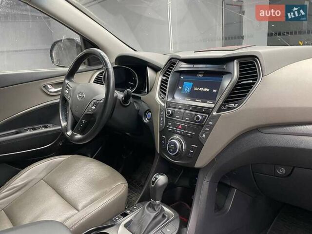 Серый Хендай Гранд Санта Фе, объемом двигателя 2.2 л и пробегом 120 тыс. км за 31000 $, фото 10 на Automoto.ua