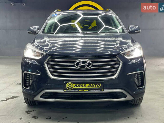 Серый Хендай Гранд Санта Фе, объемом двигателя 2.2 л и пробегом 120 тыс. км за 31000 $, фото 1 на Automoto.ua