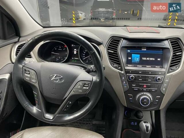 Серый Хендай Гранд Санта Фе, объемом двигателя 2.2 л и пробегом 120 тыс. км за 31000 $, фото 15 на Automoto.ua