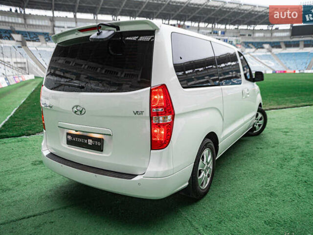 Белый Хендай Гранд Старекс, объемом двигателя 2.5 л и пробегом 65 тыс. км за 28500 $, фото 16 на Automoto.ua