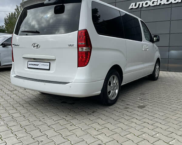 Белый Хендай Гранд Старекс, объемом двигателя 2.5 л и пробегом 70 тыс. км за 31500 $, фото 29 на Automoto.ua