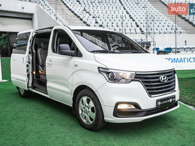 Белый Хендай Гранд Старекс, объемом двигателя 2.5 л и пробегом 65 тыс. км за 28500 $, фото 5 на Automoto.ua