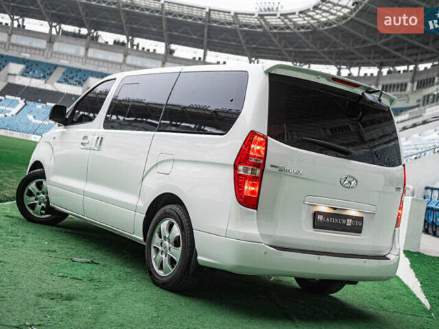 Белый Хендай Гранд Старекс, объемом двигателя 2.5 л и пробегом 65 тыс. км за 28500 $, фото 14 на Automoto.ua