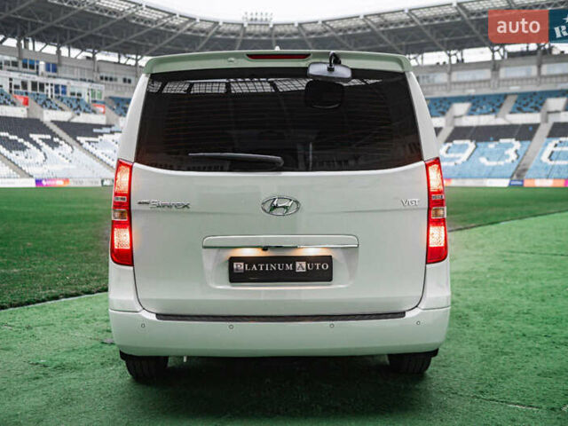 Белый Хендай Гранд Старекс, объемом двигателя 2.5 л и пробегом 65 тыс. км за 28500 $, фото 15 на Automoto.ua