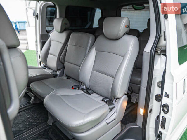 Белый Хендай Гранд Старекс, объемом двигателя 2.5 л и пробегом 65 тыс. км за 28500 $, фото 38 на Automoto.ua