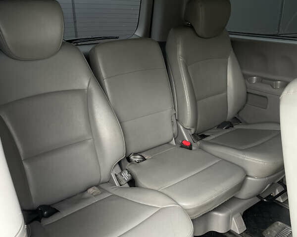 Белый Хендай Гранд Старекс, объемом двигателя 2.5 л и пробегом 70 тыс. км за 31500 $, фото 23 на Automoto.ua