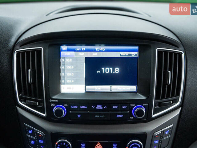 Белый Хендай Гранд Старекс, объемом двигателя 2.5 л и пробегом 65 тыс. км за 28500 $, фото 28 на Automoto.ua