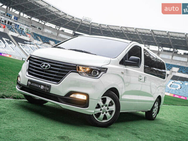 Белый Хендай Гранд Старекс, объемом двигателя 2.5 л и пробегом 65 тыс. км за 28500 $, фото 8 на Automoto.ua