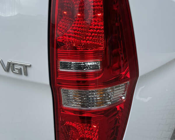 Белый Хендай Гранд Старекс, объемом двигателя 2.5 л и пробегом 70 тыс. км за 31500 $, фото 33 на Automoto.ua