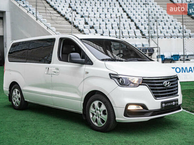 Белый Хендай Гранд Старекс, объемом двигателя 2.5 л и пробегом 65 тыс. км за 28500 $, фото 11 на Automoto.ua