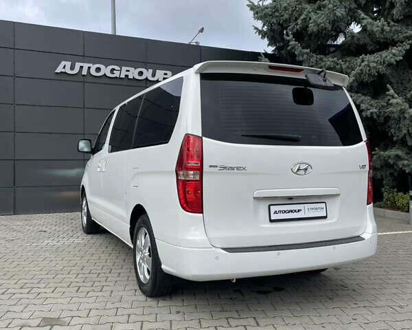 Белый Хендай Гранд Старекс, объемом двигателя 2.5 л и пробегом 70 тыс. км за 31500 $, фото 25 на Automoto.ua