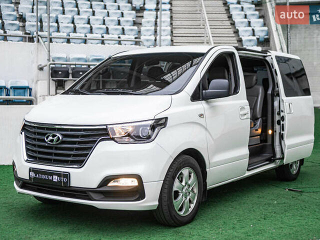 Белый Хендай Гранд Старекс, объемом двигателя 2.5 л и пробегом 65 тыс. км за 28500 $, фото 6 на Automoto.ua