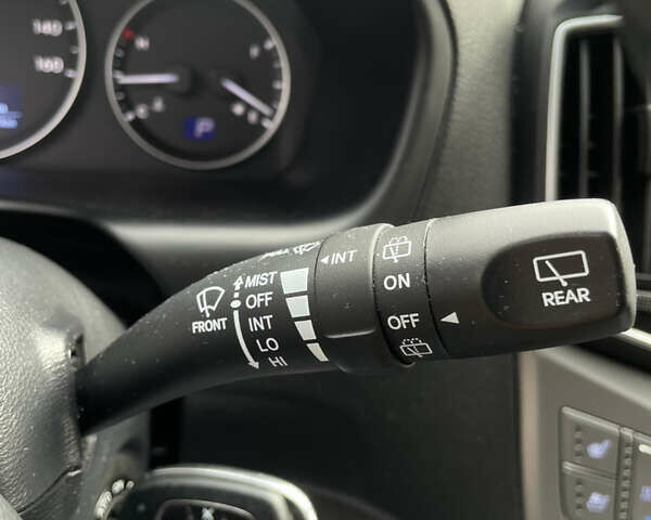 Белый Хендай Гранд Старекс, объемом двигателя 2.5 л и пробегом 70 тыс. км за 31500 $, фото 15 на Automoto.ua