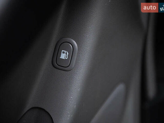 Белый Хендай Гранд Старекс, объемом двигателя 2.5 л и пробегом 65 тыс. км за 28500 $, фото 23 на Automoto.ua