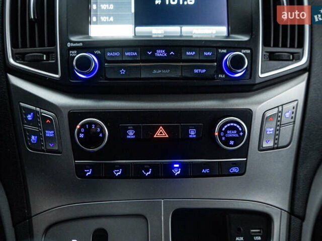 Белый Хендай Гранд Старекс, объемом двигателя 2.5 л и пробегом 65 тыс. км за 28500 $, фото 30 на Automoto.ua