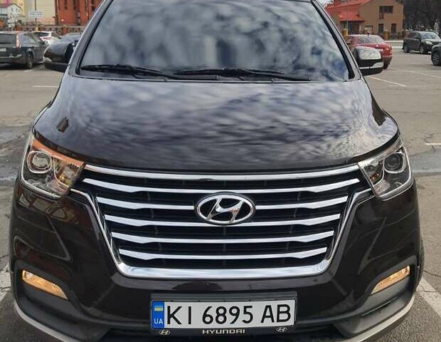 Коричневий Хендай Гранд Старекс, об'ємом двигуна 2.5 л та пробігом 142 тис. км за 34000 $, фото 3 на Automoto.ua