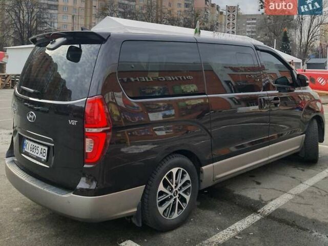 Коричневий Хендай Гранд Старекс, об'ємом двигуна 2.5 л та пробігом 142 тис. км за 34000 $, фото 4 на Automoto.ua